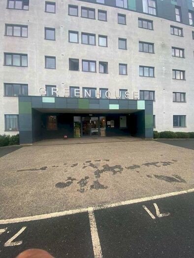 Flat To Rent In LS11