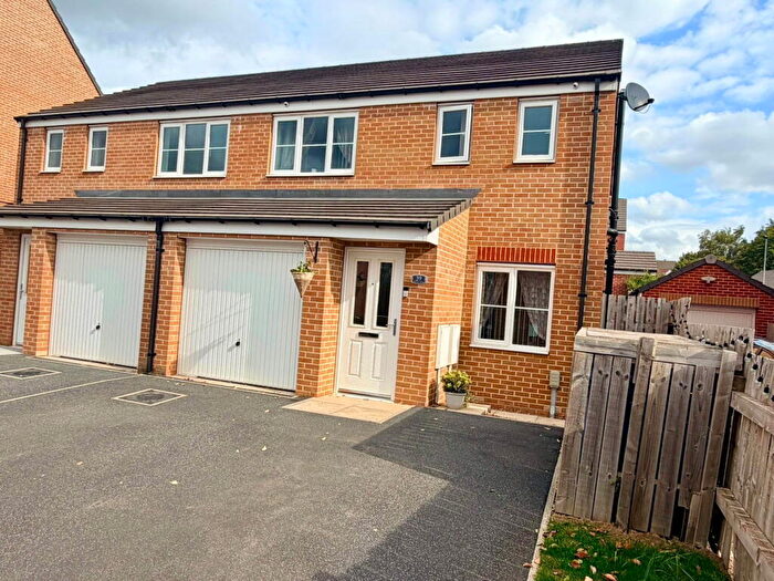 3 Bedroom Semi-Detached House For Sale In Lundhill Drive, Wombwell, Barnsley, S73