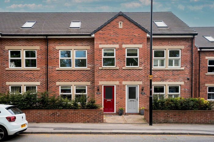 4 Bedroom Town House To Rent In Globe Terrace, Broad Lane, Leeds, LS13