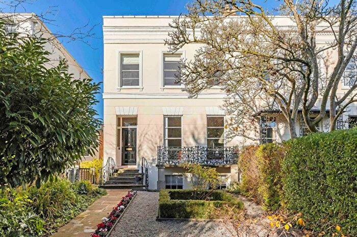 5 Bedroom Semi Detached House For Sale In Old Bath Road, Cheltenham, GL53
