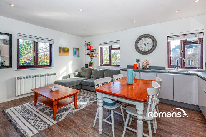 1 Bedroom Flat To Rent In Courthouse Road, Maidenhead, Berkshire, SL6