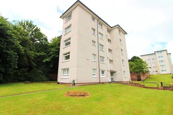 2 Bedroom Maisonette To Rent In Kirkmuir Drive, Glasgow, G73