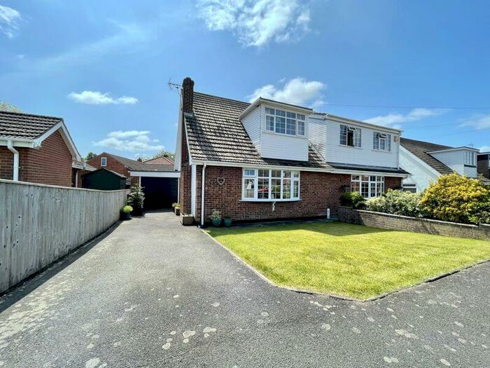 3 Bedroom Semi-Detached House For Sale In Harpham Road, Marshchapel, DN36