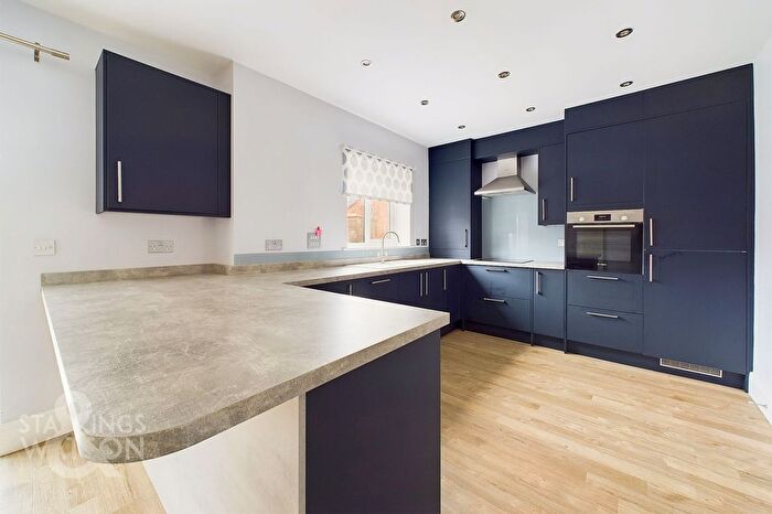 3 Bedroom Detached Bungalow For Sale In Somme Close, Wymondham, NR18