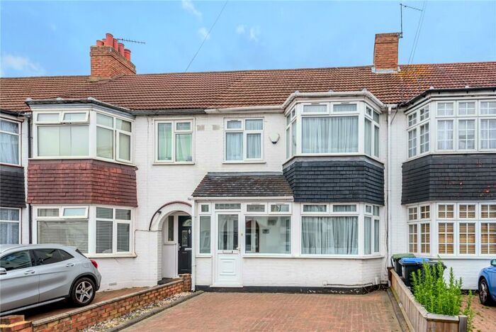 3 Bedroom Terraced House To Rent In New Park Avenue, Palmers Green, London, N13