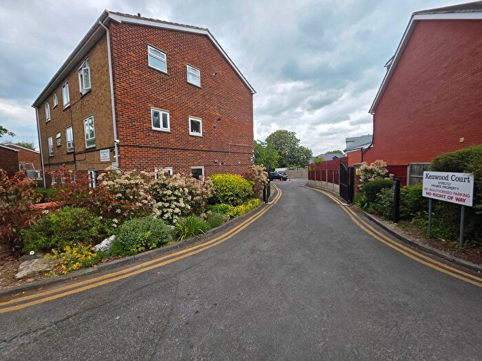 2 Bedroom Flat To Rent In Elmwood Crescent, London, NW9