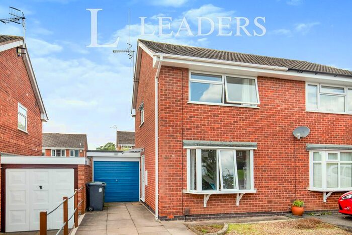 2 Bedroom Semi-Detached House To Rent In Kirby Avenue, Warwick, CV34