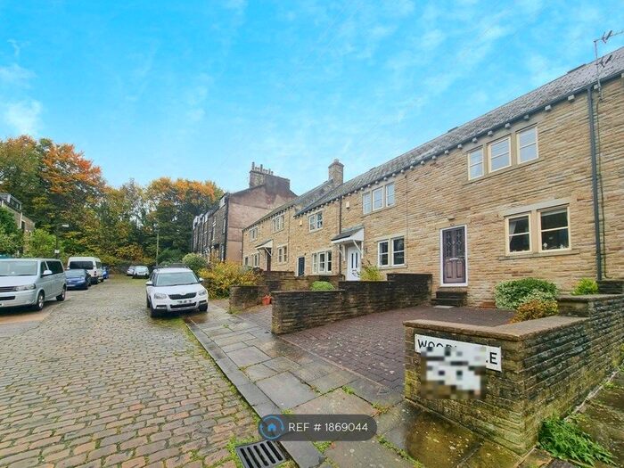 2 Bedroom Terraced House To Rent In Woodville Place, Bradford, BD9