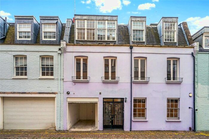 3 Bedroom Flat To Rent In Princes Gate Mews, South Kensington, London, SW7