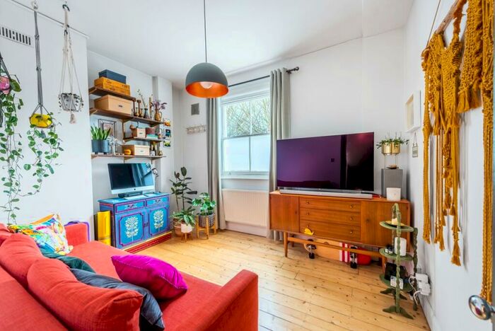 1 Bedroom Flat To Rent In Drayton Park London, N5