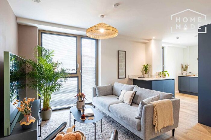 3 Bedroom Flat To Rent In Sheffield, S1