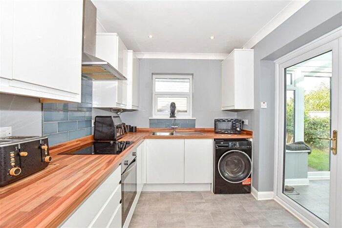 3 Bedroom Detached Bungalow For Sale In Ulcombe Road, Ulcombe, Maidstone, Kent, ME17