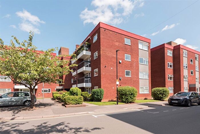 1 Bedroom Flat To Rent In Grange Gardens, London, N14