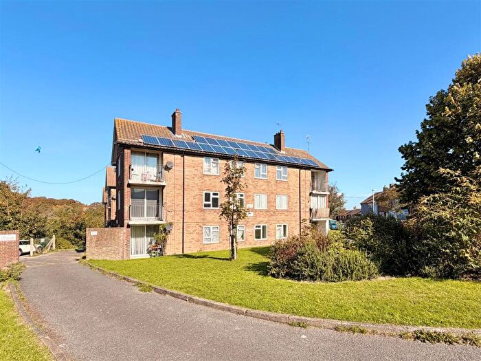2 Bedroom Flat For Sale In Rockhurst Drive, Eastbourne, BN20