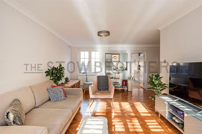 3 Bedroom Property To Rent In Dunedin Road, London, E10