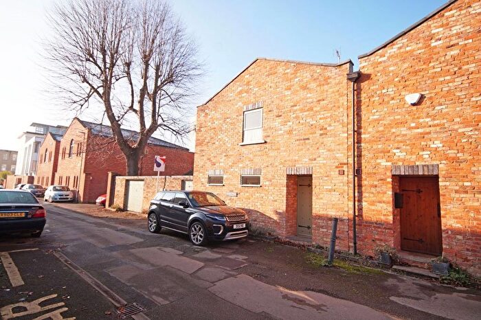 3 Bedroom Property To Rent In Southwood Lane, Cheltenham, GL50