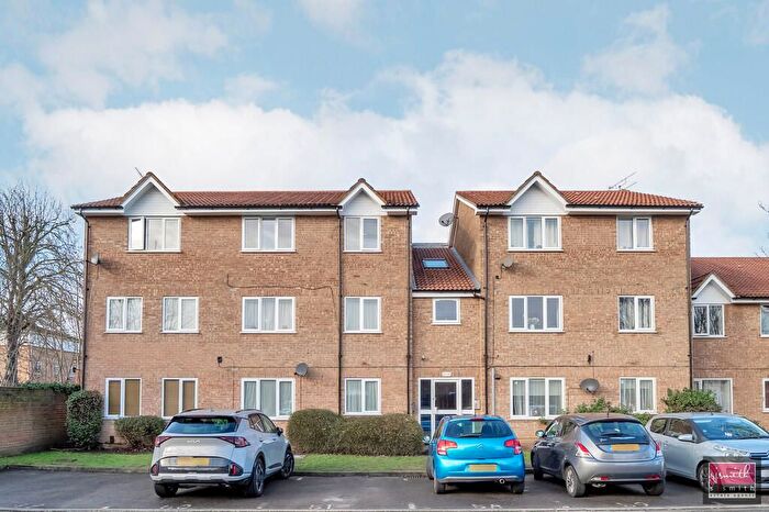 1 Bedroom Studio For Sale In Seymour Way, Sunbury-On-Thames, TW16