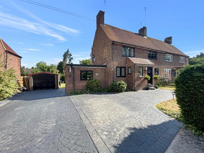 3 Bedroom Semi-Detached House For Sale In Chiltern Bank, Peppard Common, Henley-On-Thames, RG9