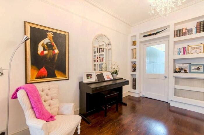 4 Bedroom Property To Rent In Hamilton Road, South Wimbledon, London, SW19