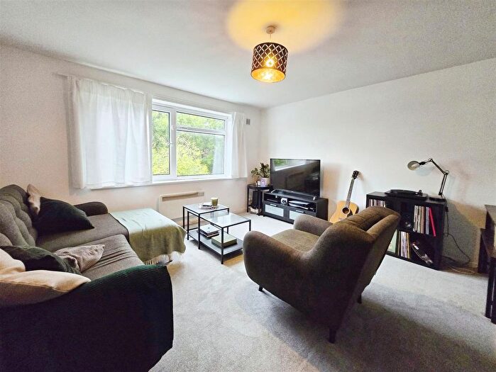 1 Bedroom Flat To Rent In Hartfield Road, Wimbledon, SW19