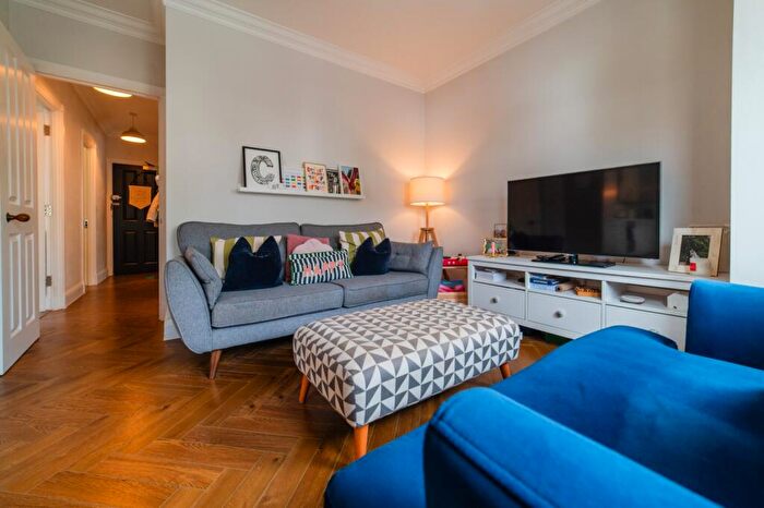 2 Bedroom Apartment For Sale In Marlborough Road, Penylan, CF23