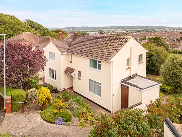 4 Bedroom Detached House For Sale In Polden Road, Weston-Super-Mare - No Chain, BS23