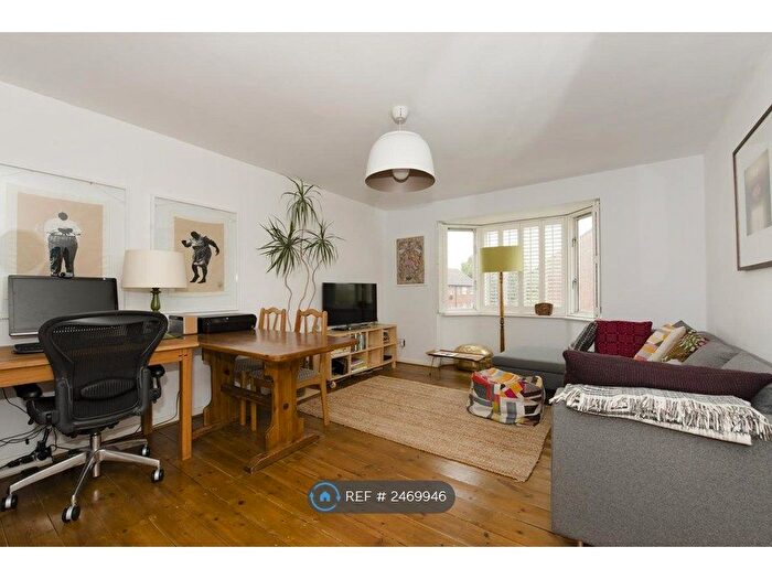 2 Bedroom Flat To Rent In Bunning Way, London, N7
