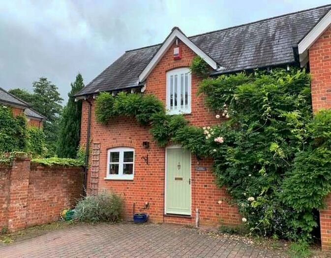 Houses for sale & to rent in SO43 7JE, Bramshaw, Copythorne North And