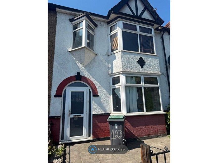 4 Bedroom Terraced House To Rent In Willoughby Lane, London, N17