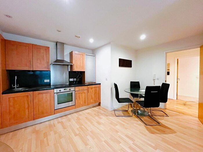 2 Bedroom Flat To Rent In Gateway North, Leeds, LS9