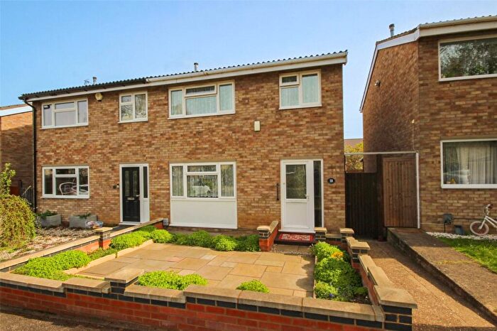3 Bedroom Semi Detached House For Sale In White Lodge Close, Kempston, Bedford, Bedfordshire, MK42