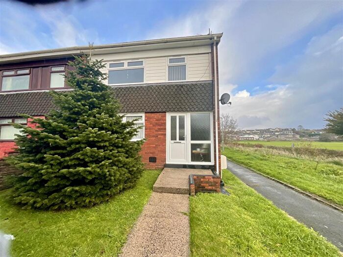 3 Bedroom End Terrace House For Sale In Maestir, Felinfoel, Llanelli, SA15