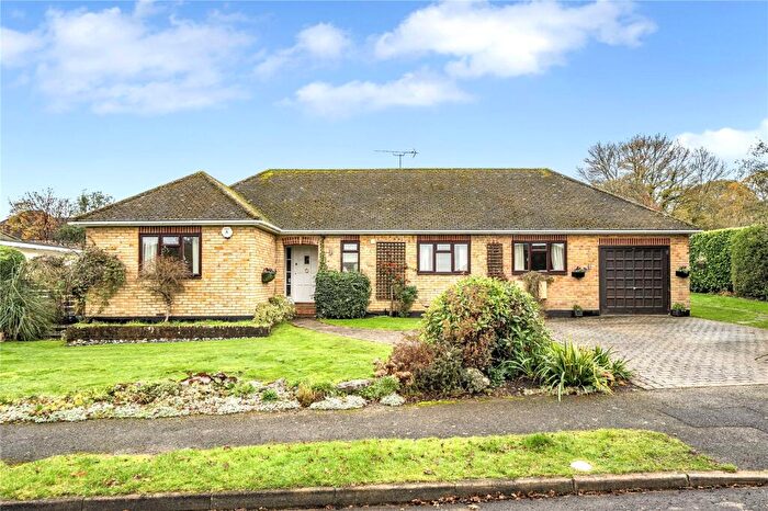 3 Bedroom Bungalow For Sale In Leewood Way, Effingham, KT24