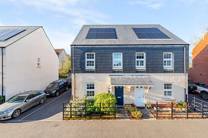 2 Bedroom Semi Detached House For Sale In Seabrook Orchards, Exeter, EX2