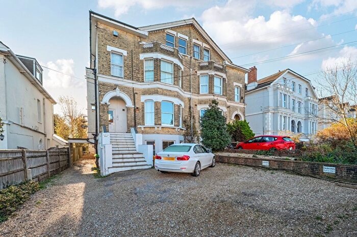 1 Bedroom Flat To Rent In Queens Road, Tunbridge Wells, TN4