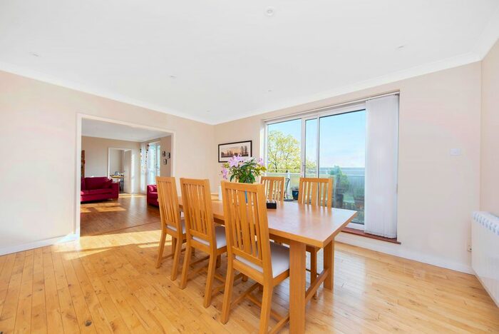 3 Bedroom Flat To Rent In Denmark Avenue, London, SW19