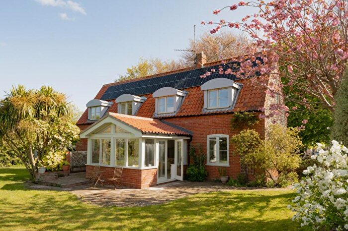 3 Bedroom Detached House For Sale In Coronation Lane, Blakeney, Norfolk, NR25