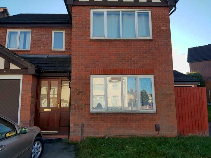 5 Bedroom Detached House To Rent In Oakfield Road, Birmingham, B24