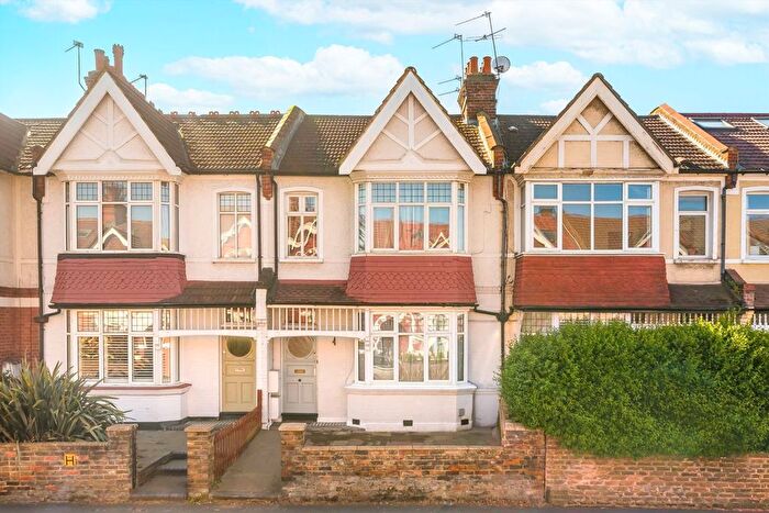 2 Bedroom Flat For Sale In Kingston Road, West Wimbledon, SW20