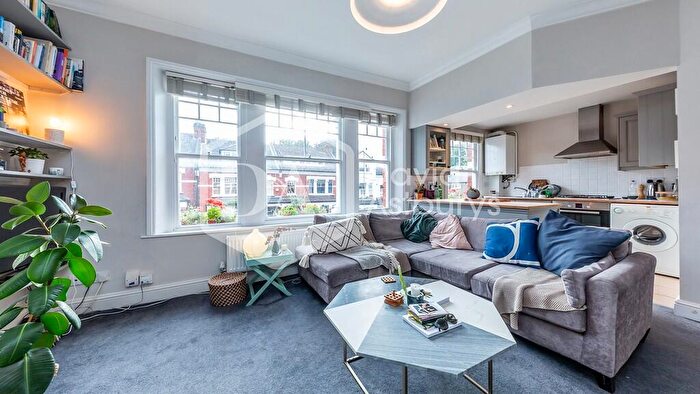 2 Bedroom Apartment To Rent In Ivy Gardens, Crouch End, London, N8