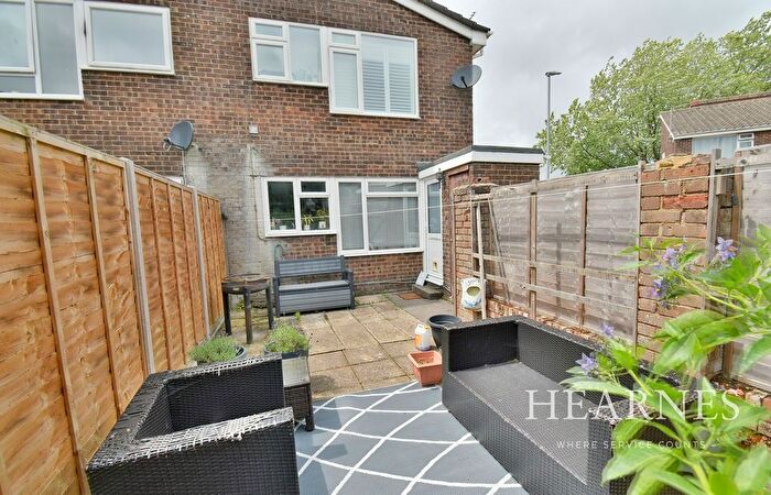 1 Bedroom Flat For Sale In Barns Road, Ferndown, BH22