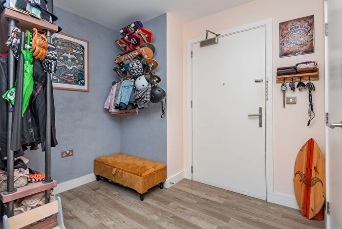 1 Bedroom Flat To Rent In Rookwood Way, London, E3