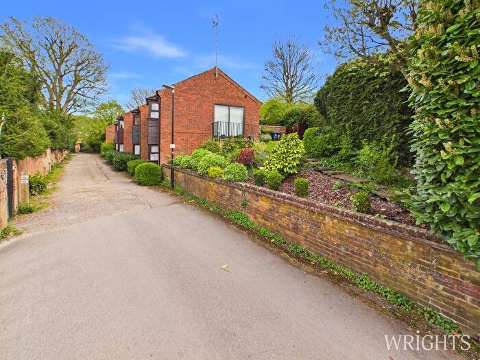 2 Bedroom Terraced House For Sale In Parkside, Welwyn, AL6