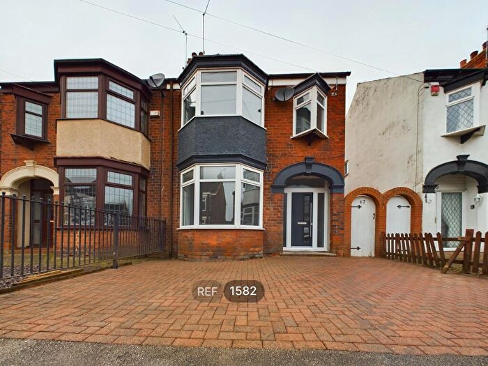 3 Bedroom Semi-Detached House To Rent In Watt Street, HU9