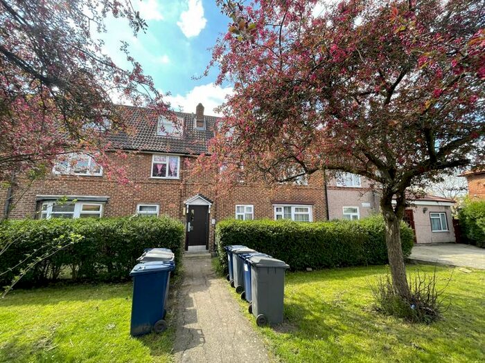 2 Bedroom Flat To Rent In Littlefield Road, Burnt Oak, Edgware HA8
