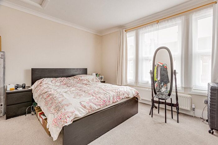 2 Bedroom Flat To Rent In Richmond Road, Kingston Upon Thames, KT2