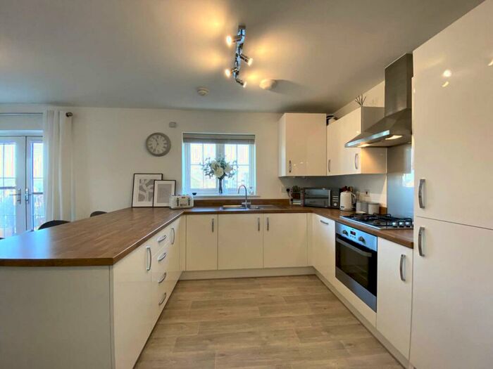 2 Bedroom Apartment To Rent In Porus Piece, Leighton Buzzard, LU7