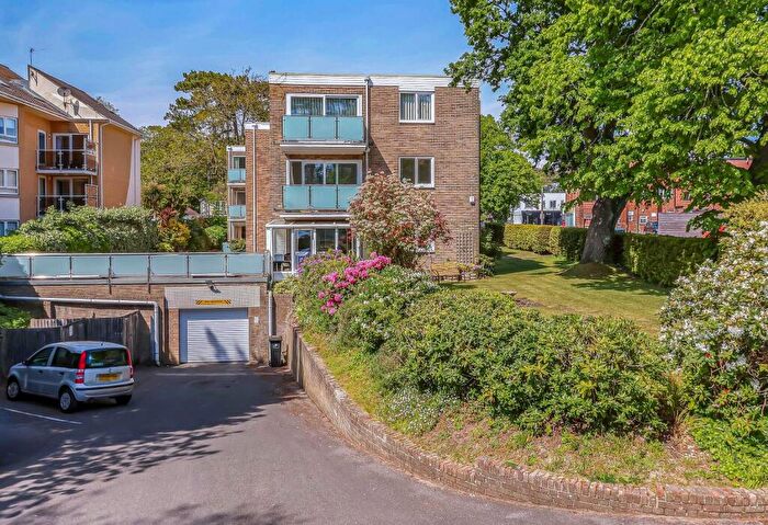 3 Bedroom Flat For Sale In Cliff Drive, Canford Cliffs, BH13