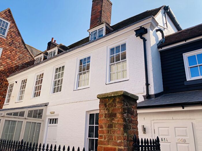 1 Bedroom Flat To Rent In High Street, Canterbury, Kent, CT1