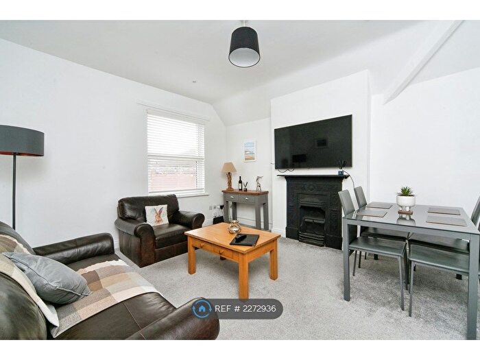 2 Bedroom Flat To Rent In Carmen Sylva Rd, Llandudno, LL30